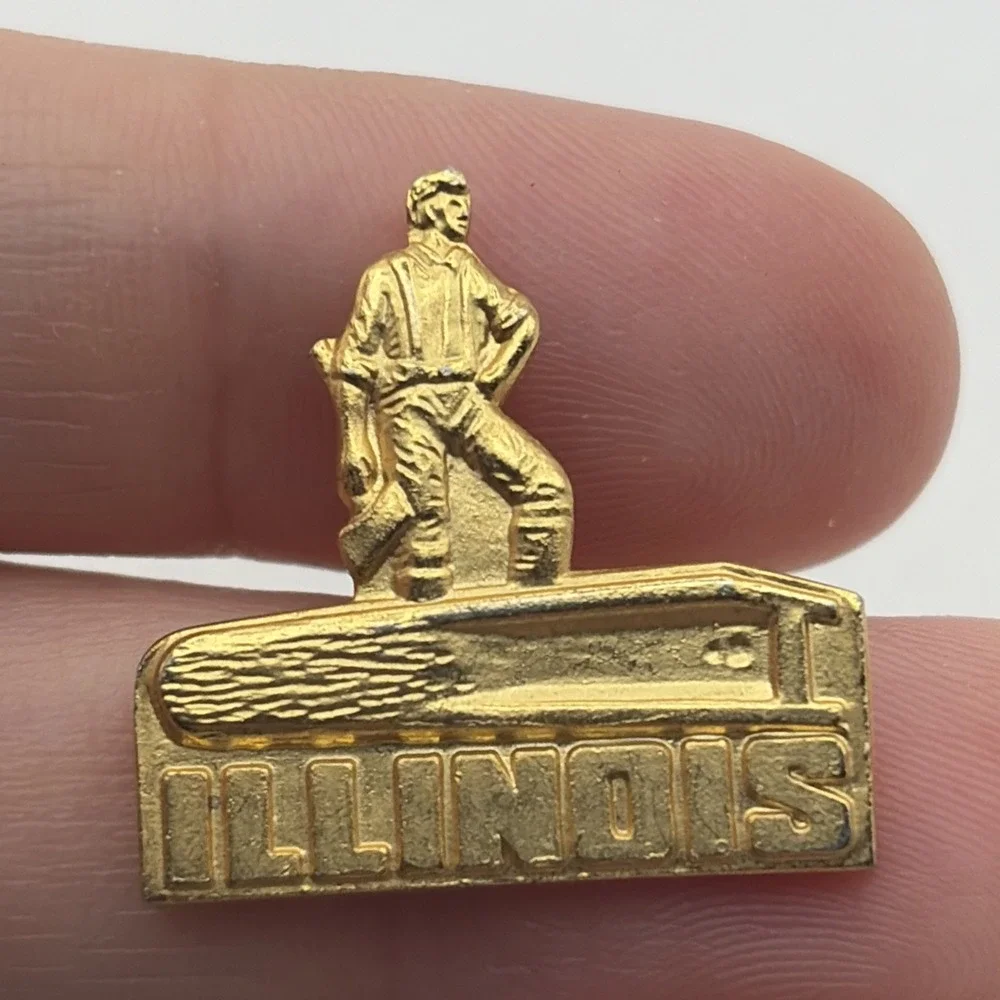 Illinois Abraham Lincoln Gold Tone Lapel Hat Pin